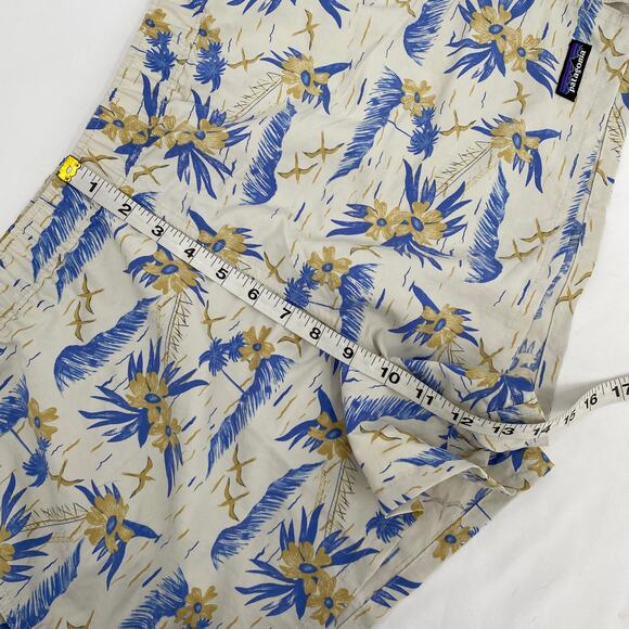 Patagonia Floral Women's Barely Baggies™ Shorts 2½" Multi Size Large - Picture 7 of 7